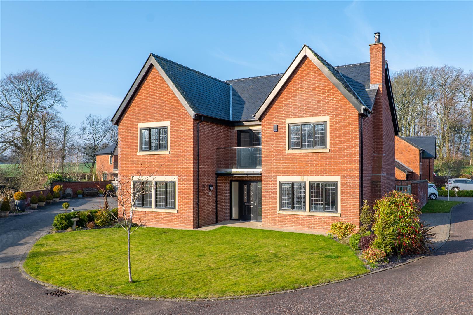 7 bed property in Chapel Fold, Chorley